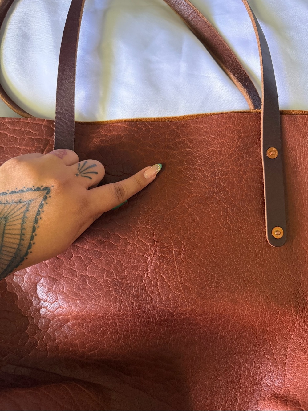 Go Forth Goods Large Avery tote in cognac bison - Picture 7 of 10
